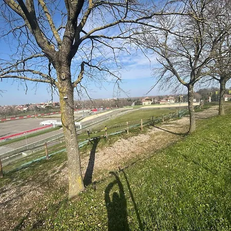 La Rivazza - Autodromo- Private Parking *