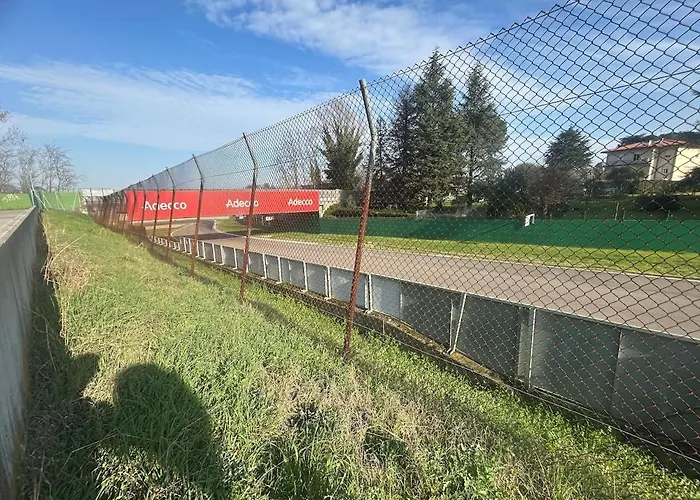 La Rivazza - Autodromo- Private Parking Apartman